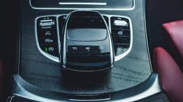 Mercedes Klasa C 220d 4MATIC - galeria redakcyjna  - dźwignia zmiany biegów