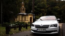 Skoda Superb L&K 2.0 TDI 150 KM - galeria redakcyjna - widok z przodu