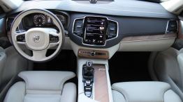 Volvo XC90 II - galeria redakcyjna - pełny panel przedni