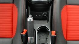Ford Fiesta VII ST 1.6 EcoBoost 182KM - galeria redakcyjna - tunel środkowy między fotelami