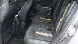 Mercedes CLA Coupe 200 156KM - galeria redakcyjna - tylna kanapa