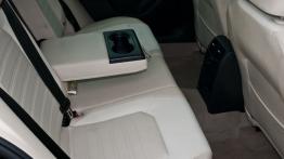 Volkswagen Jetta VI Sedan 2.0 TDI CR DPF 140KM - galeria redakcyjna - tylna kanapa