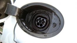 Porsche Panamera S E-hybrid - galeria redakcyjna - gniazdo ładowania