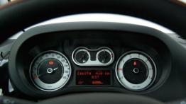 Fiat 500L Trekking 1.6 MultiJet II - galeria redakcyjna - zestaw wskaźników