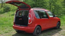 Skoda Roomster Facelifting 1.2 TSI - galeria redakcyjna - tył - bagażnik otwarty