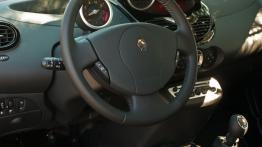 Renault Twingo II Hatchback 3d Facelifting 1.2 16V 75KM - galeria redakcyjna - kierownica