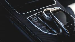 Mercedes Klasa C 200 1.5 184 KM - galeria redakcyjna - widok ogólny wnętrza z przodu