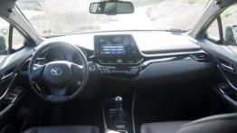 Toyota C-HR 1.2 Turbo 116 KM - galeria redakcyjna - kokpit