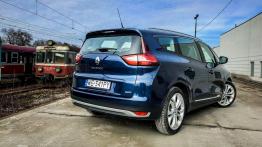 Renault Grand Scenic 1.5 dCi Hybrid Assist 110 KM - galeria redakcyjna - widok z tyłu