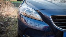 Volvo V40 II Ocean Race 1.6 D2 115 KM - galeria redakcyjna - prawy przedni reflektor - wyłączony