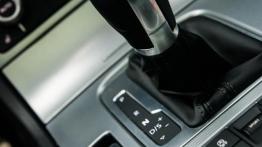Volkswagen Touareg II Facelifting TDI - galeria redakcyjna - dźwignia zmiany biegów