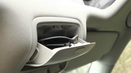 Volkswagen Cross Touran 2.0 TDI 177KM - galeria redakcyjna - schowek na okulary w podsufitce