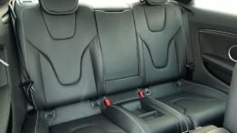 Audi A5 RS5 4.2 FSI 450KM - galeria redakcyjna - tylna kanapa