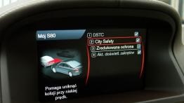 Volvo S80 II Sedan 2.4 D5 215KM - galeria redakcyjna - radio/cd/panel lcd