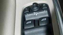 Volvo V60 Kombi 2.0 D3 163KM - galeria redakcyjna - sterowanie w drzwiach