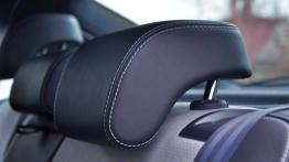Skoda Octavia RS wewnątrz - zagłówki na tylnych fotelach