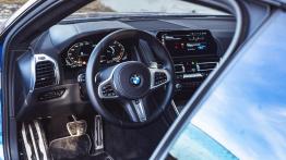 BMW M850i 530 KM - galeria redakcyjna - widok ogólny wnętrza z przodu