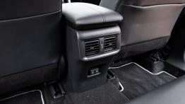 Toyota RAV4 2.5 Hybrid Dynamic Force 218 KM - galeria redakcyjna - nawiew z ty?u