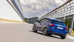 Peugeot 308 GT 1.6 e-THP 205 KM - galeria redakcyjna - widok z tyłu