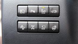 Lexus NX 200t 238KM - galeria redakcyjna - panel sterowania pod kierownicą