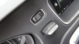 Volvo V40 1.6 T3 150KM - galeria redakcyjna - przycisk do uruchamiania silnika