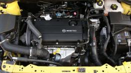 Opel Astra J GTC - galeria redakcyjna - silnik