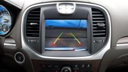 Lancia Thema II Sedan 3.6 V6 286KM - galeria redakcyjna - radio/cd/panel lcd