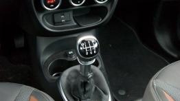 Fiat 500L Trekking 1.6 MultiJet II - galeria redakcyjna - skrzynia biegów