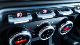 Alfa Romeo Giulietta Nuova II Hatchback 5d 1750 TBi 16v 235KM - galeria redakcyjna - panel sterowani