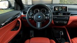 BMW X2 M35i 2.0 306 KM - galeria redakcyjna - widok ogólny wn?trza z przodu