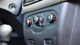 Dacia Lodgy 1.5 dCi 110KM - galeria redakcyjna - panel sterowania wentylacją i nawiewem
