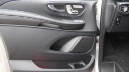 Mercedes Klasa V 250 BlueTEC 190KM - galeria redakcyjna - drzwi kierowcy od wewnątrz
