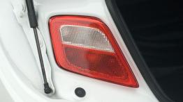 Opel Cascada 1.6 SIDI Turbo 170KM - galeria redakcyjna - lampa pod pokrywą bagażnika