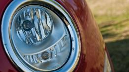 Renault Twingo II Hatchback 3d Facelifting 1.2 16V 75KM - galeria redakcyjna - przód - inne ujęcie