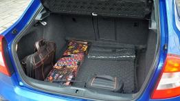 Skoda Octavia RS wewnątrz - bagażnik, akcesoria