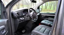 Opel Zafira Life 2.0 Diesel 177 KM - galeria redakcyjna - widok ogólny wn?trza z przodu