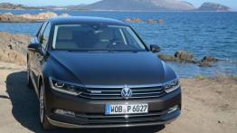 Volkswagen Passat B8 w Sardynii - galeria redakcyjna - widok z przodu