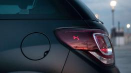 DS3 Racing 1.6 THP 202 KM - galeria redakcyjna - lewy tylny reflektor - wyłączony