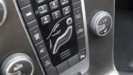 Volvo V40 1.6 T3 150KM - galeria redakcyjna - panel sterowania wentylacją i nawiewem