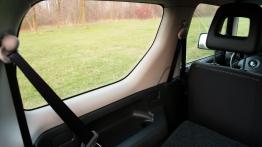 Suzuki Jimny Standard 1.3 VVT 85KM - galeria redakcyjna - inny element wnętrza z tyłu