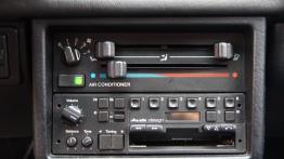 Audi Quattro 2.2 Turbo 200KM - galeria redakcyjna - konsola środkowa