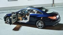 Mercedes E 400 Coupe Facelifting - galeria redakcyjna - lewy bok - drzwi otwarte