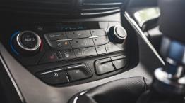 Ford Kuga 2.0 TDCi 150 KM (MT) - galeria redakcyjna - widok ogólny wnętrza z przodu