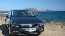 Volkswagen Passat B8 w Sardynii - galeria redakcyjna - widok z przodu