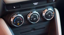 Mazda 2 1.5 Sky-G i-ELOOP - galeria redakcyjna - panel sterowania wentylacją i nawiewem