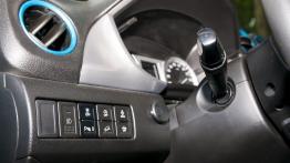 Suzuki Vitara 1.6 VVT 120 KM - galeria redakcyjna - panel sterowania pod kierownicą
