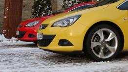 Opel Astra J GTC - galeria redakcyjna - przód - inne ujęcie