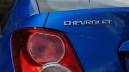 Chevrolet Aveo T300 - galeria redakcyjna - lewy tylny reflektor - wyłączony