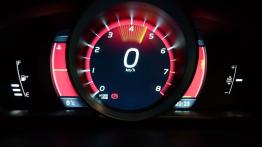 Volvo V40 II Hatchback 1.6 T3 150KM - galeria redakcyjna - obrotomierz