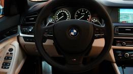 BMW Seria 5 F10-F11 Limuzyna M550d xDrive 381KM - galeria redakcyjna - kierownica